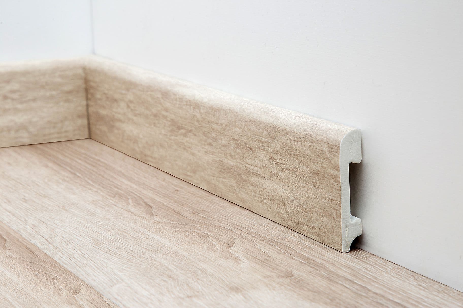 Zócalo de PVC - 1,6x7,9cm